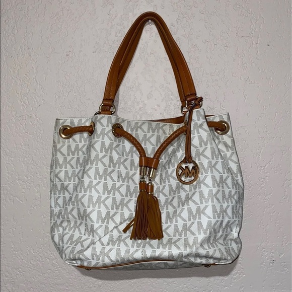 Michael Kors Vanilla Handbag - Picture 1 of 6